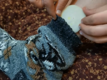 Cette astuce nocturne avec des oignons intrigue tout le monde